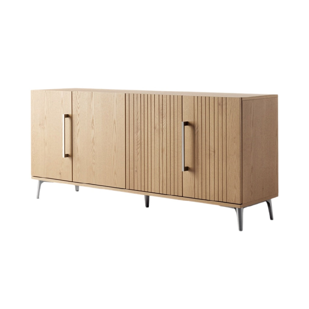 **Buffet en bois clair avec portes verticales et pieds métallique**